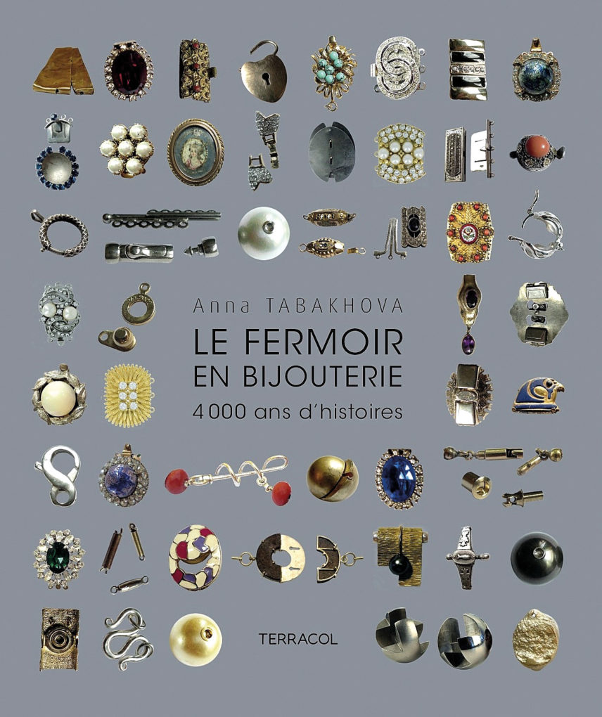 8-17_Jewellery_Lhistoire-du-fermoir_A01-couverture-livre-fermoirs