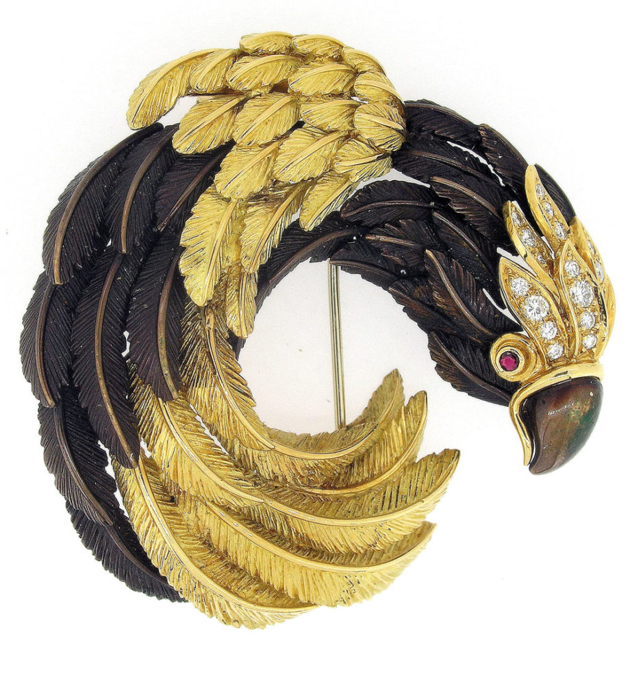 7-18_Jewellery_Cherchez-la-femme_02_Broche-or-jaune-CHAUMET