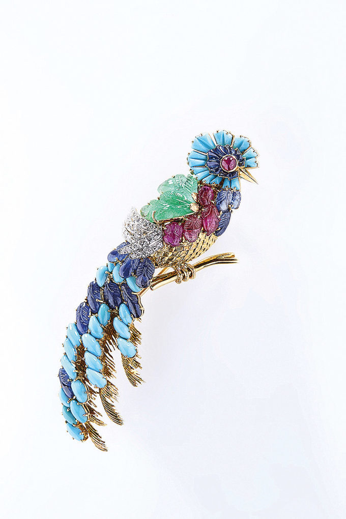 5-19_Jewellery_Paradis-dOiseaux_006-Broche-Quaetzal-Mauboussin-1960