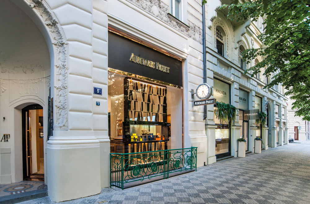 6-19_Watches_Horlogerie-Boutique-Audemars-Piguet