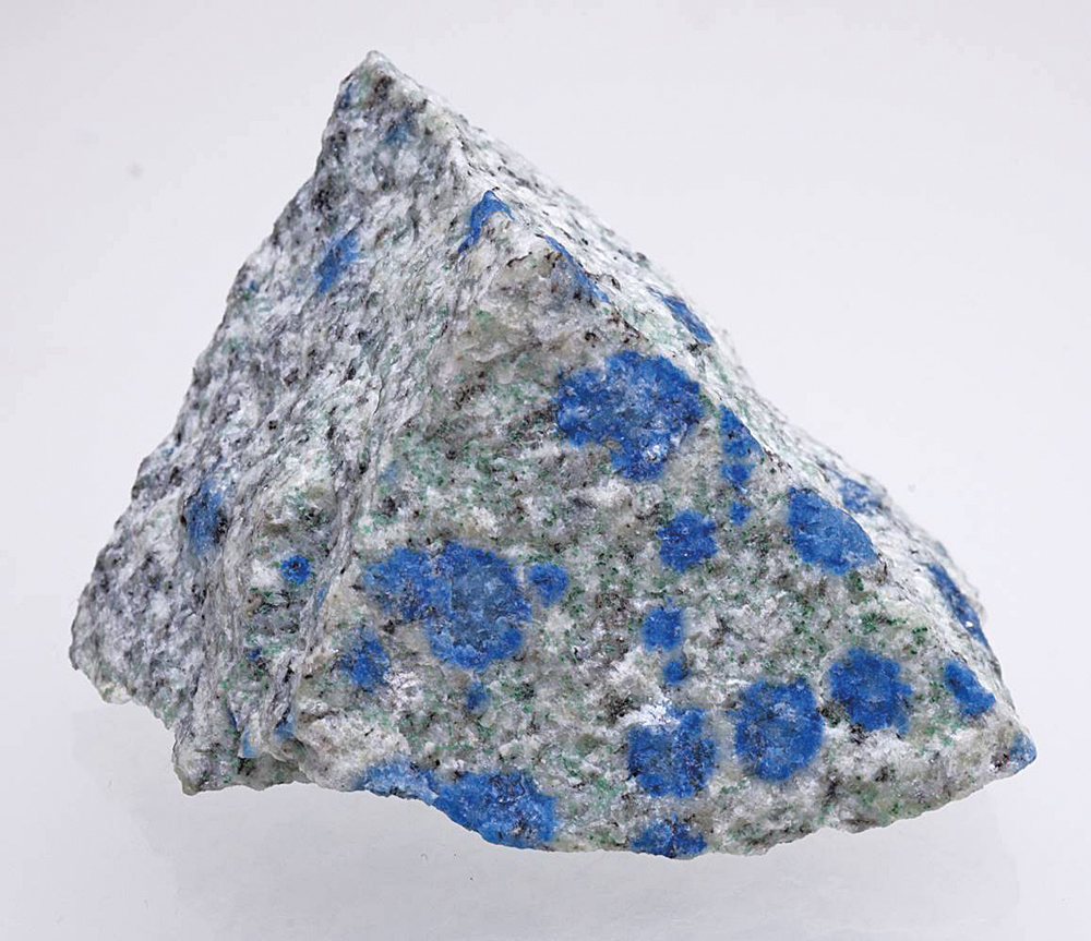 8-19_Stones_Haenni_K2it_Granit