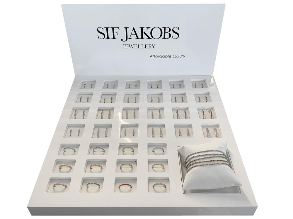 8-2020_Jewellery_Sif-Jakobs_Ellera-Display