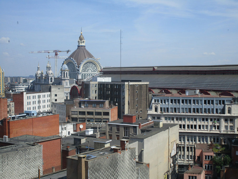 02-2021-Stones-Kulsen-13_Antwerpem_Blick-aus-dem-Fenster_2