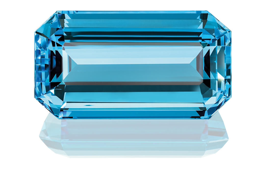 1-2022_Stones_NicoleRipp_Aquamarin(Brasielien)42,66x23,54x17,16-8eck-132,15ct_1