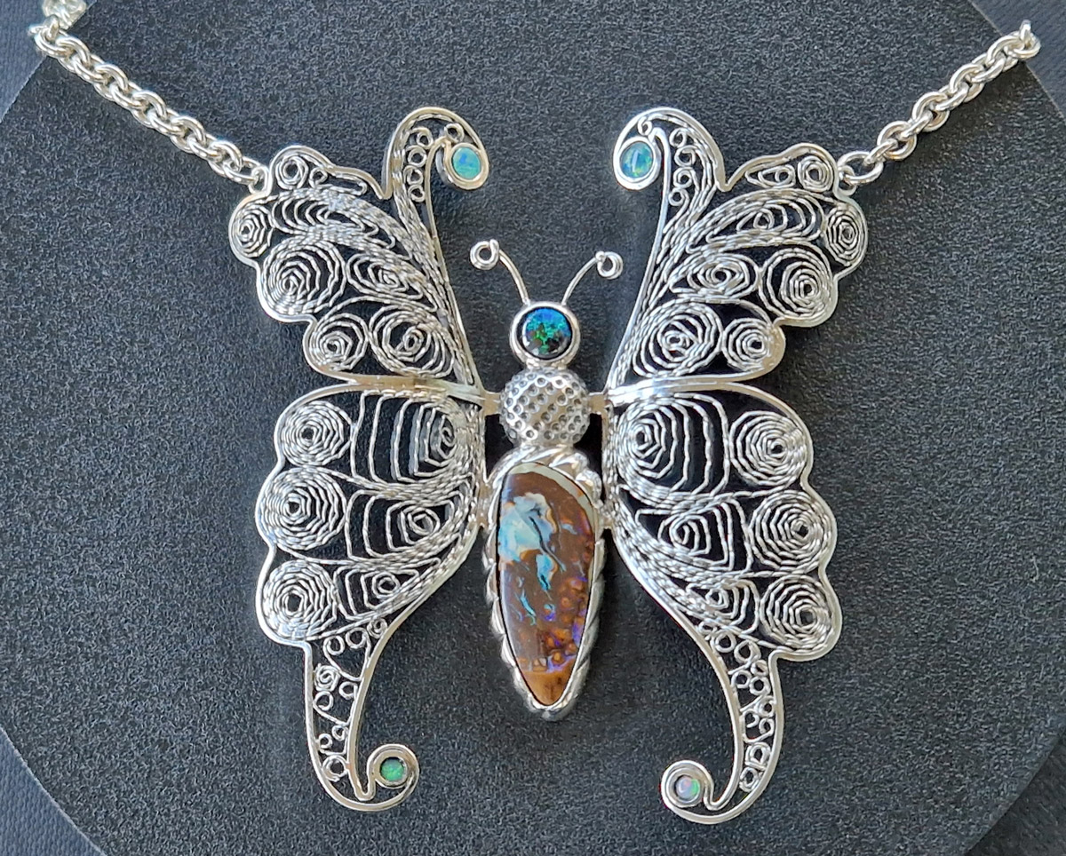 Jewellery_Thair-Al-Saigh-Anhaenger