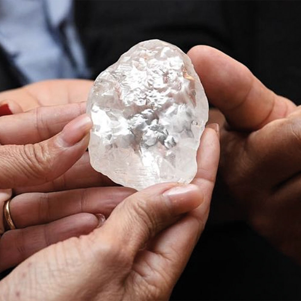 6-2023-Stones_Noces-de-diamants_001-Botswana,-1098-cts