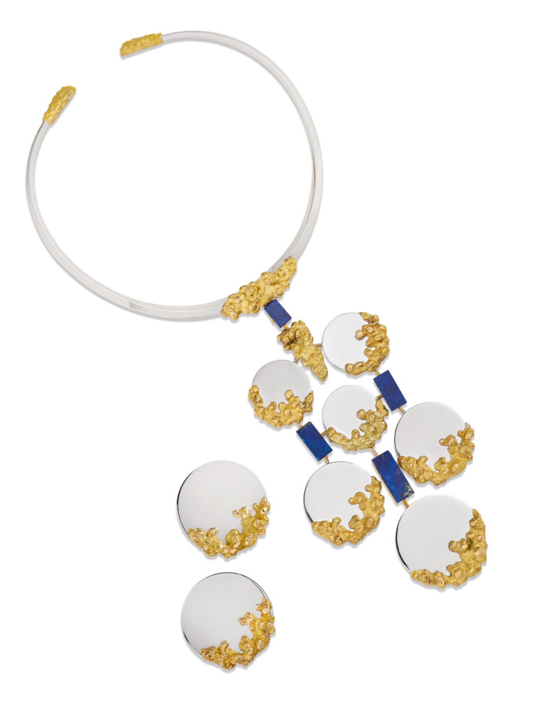 8-2023-Jewellery_Chaumet-003-Demi-parure-cercles-blanc-lapis