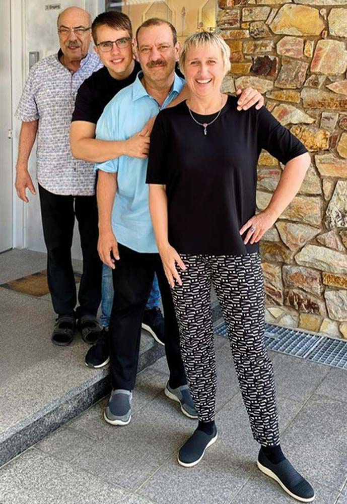 1-2024-Stones_Munsteiner_01-Trois-générations-M 1-2024-Stones_Munsteiner_01-Trois-générations-M