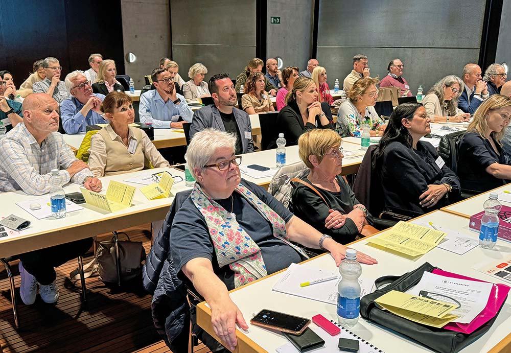 5-2024-Stones_SGG_Blick-in-den-Saal-3