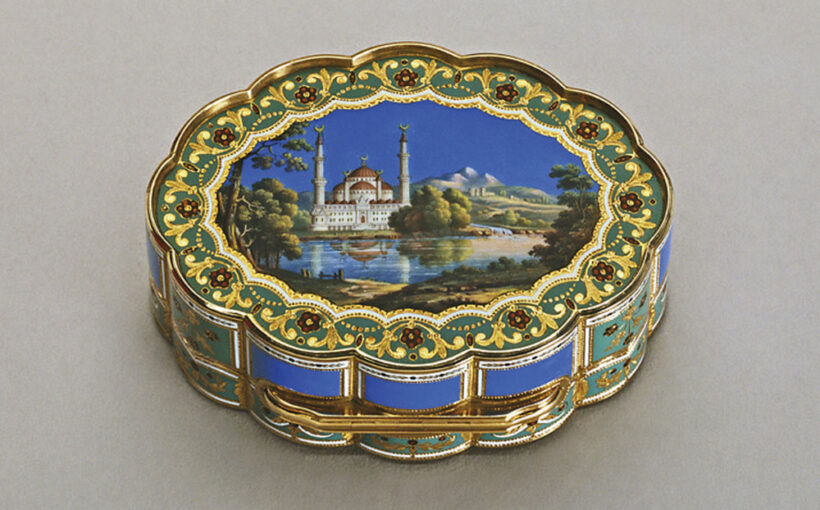 Jean Georges Rémond et Cie, Tabatière représentant une vue du Bosphore avec une mosquée, avant 1815; peinture sur émail réalisée par Jean Antoine Maystre. Musée d’art et d’histoire, Genève.